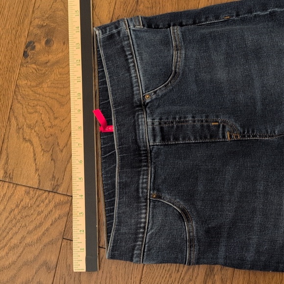Spanx Pull on Skinny Jeans - Picture 2 of 6